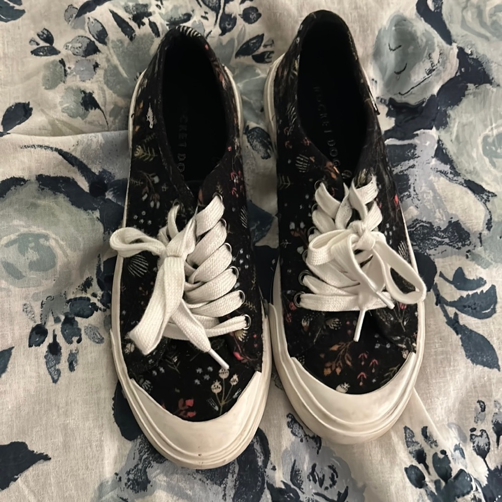 Rocketdog Lace Up Floral Sneakers - Sz 7.5